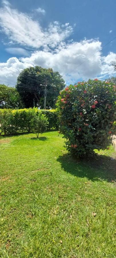 Casa Em Caldas - Piscina Solar E Eletrica كلدس نوفاس المظهر الخارجي الصورة